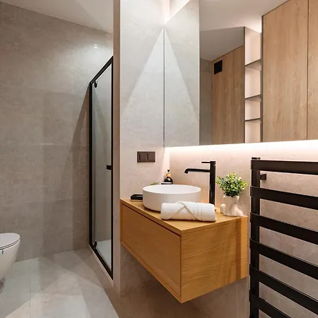 Luxury Mennica Center With Parking By P&m דירה *